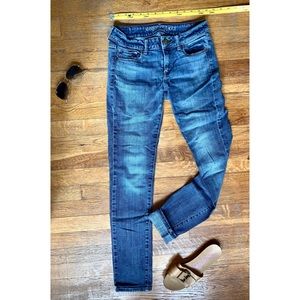 American Eagle Jeans Size 2 / Low-Rise / Skinny / Dark Wash